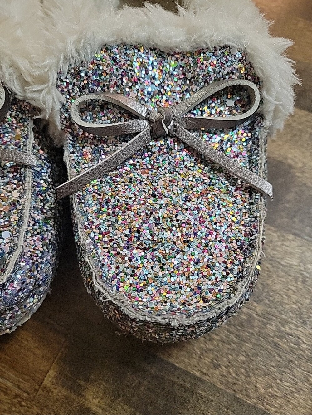 Sparkly Glitter Moccasin Slippers with Faux Fur Trim Girls Size 3 - Picture 8 of 16